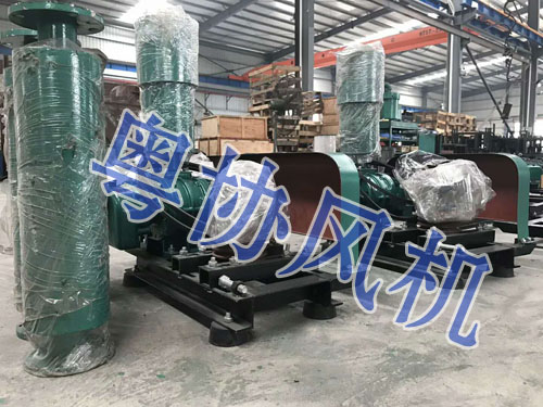 三葉式羅茨風(fēng)機(jī) 三葉式羅茨風(fēng)機(jī)